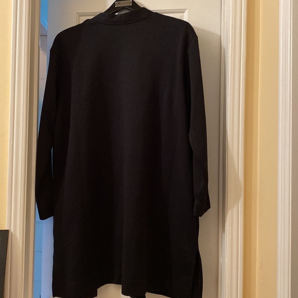 Sweater / jacket with front pockets and side slits - Picture 4 of 5